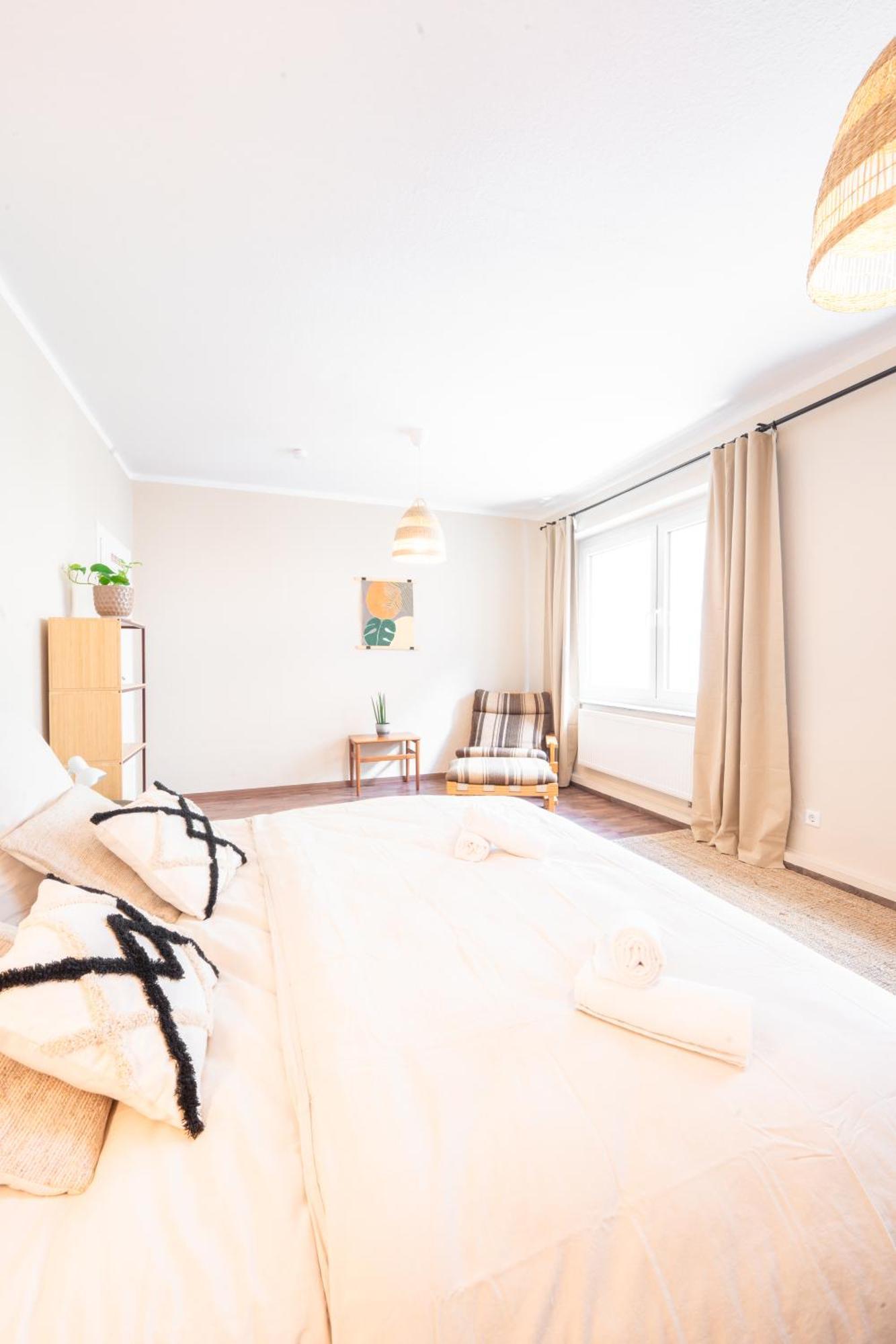 -Super Zentrales Zimmer- Direkt An Der Lutter! ビーレフェルト エクステリア 写真
