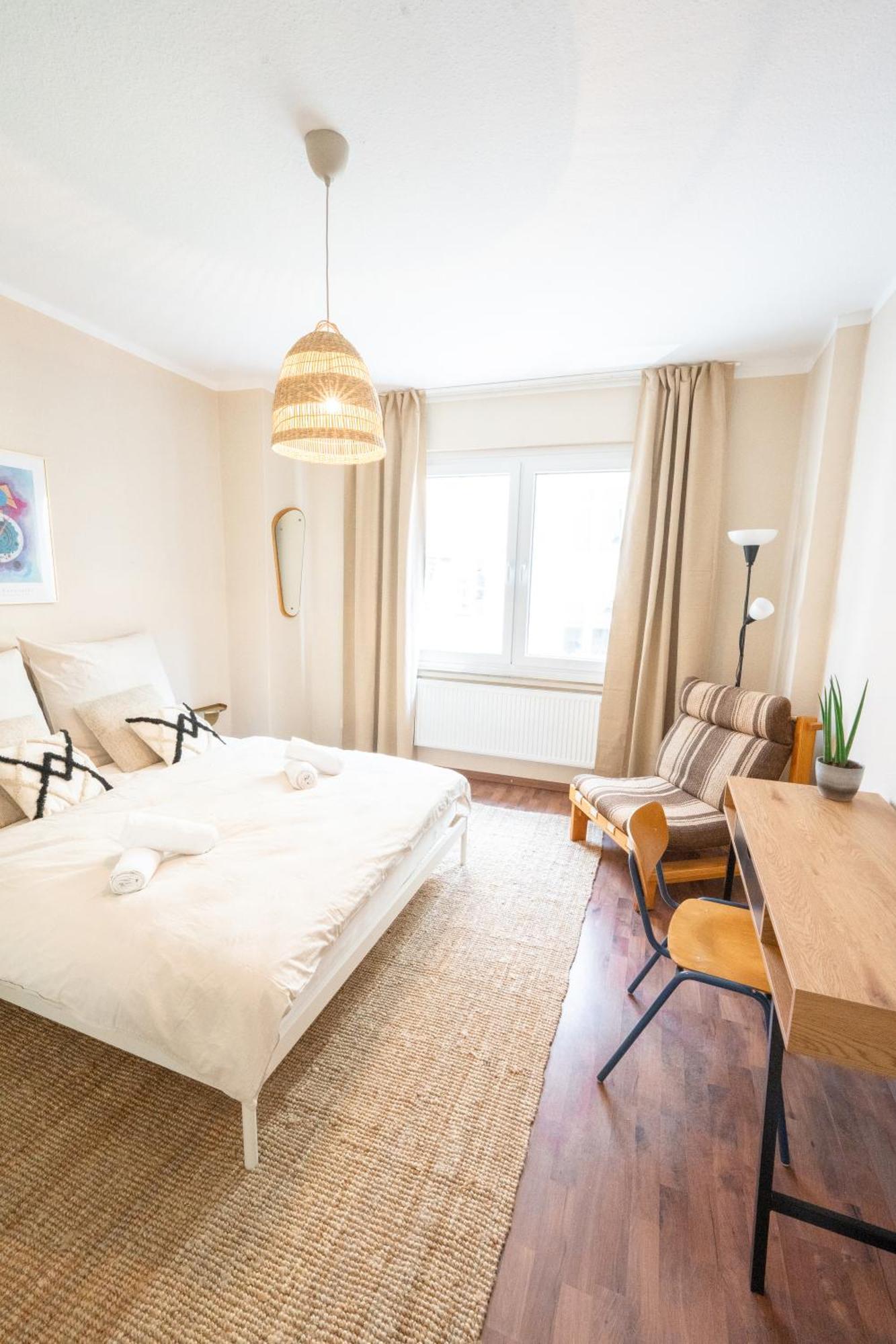 -Super Zentrales Zimmer- Direkt An Der Lutter! ビーレフェルト エクステリア 写真