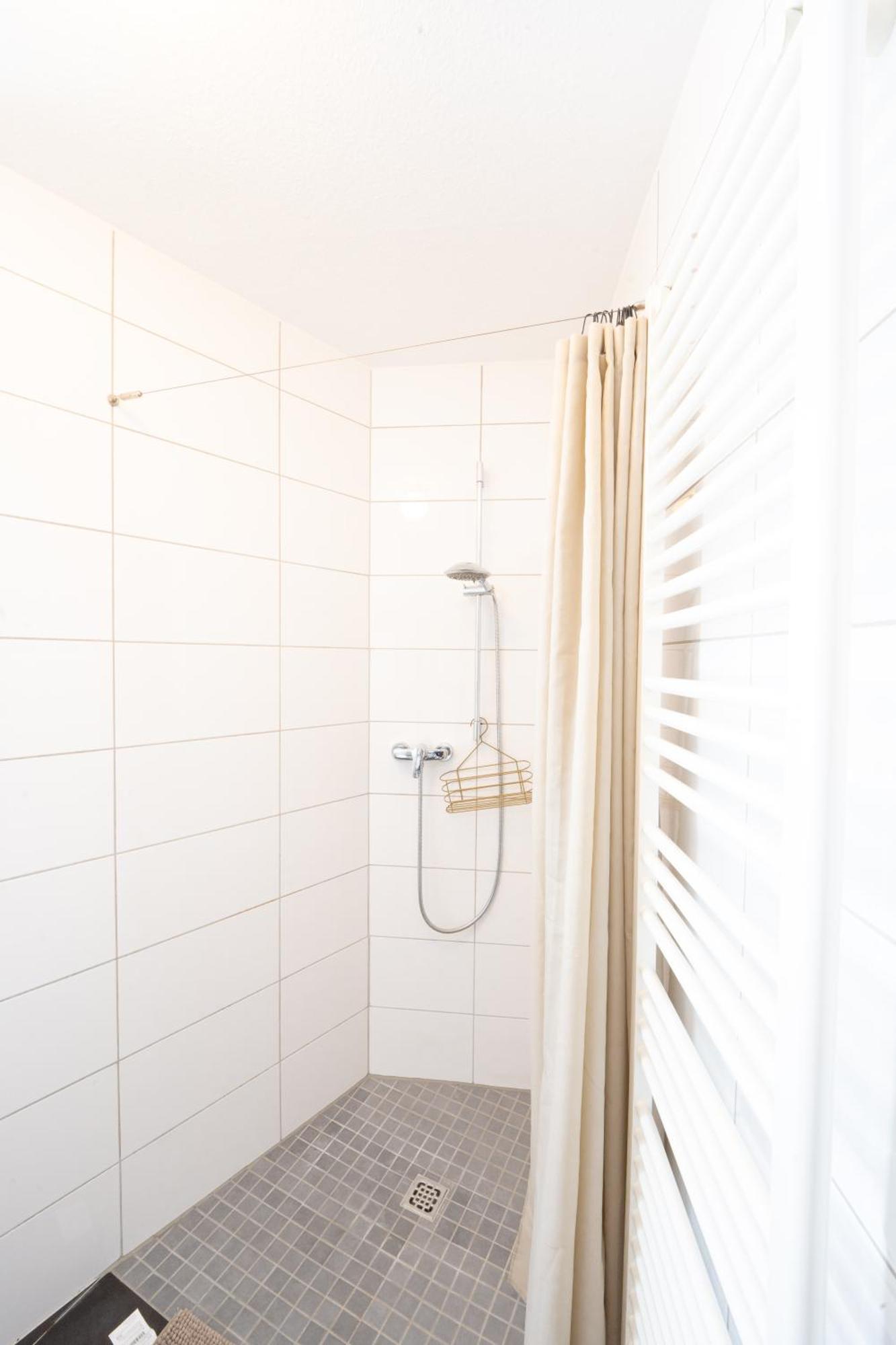 -Super Zentrales Zimmer- Direkt An Der Lutter! ビーレフェルト エクステリア 写真